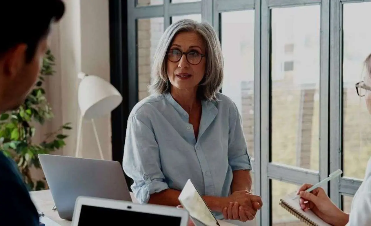 5 Vital Differences between Coaching and Mentoring | The Vital Spirit | Laura Rowe | Empath Mentor